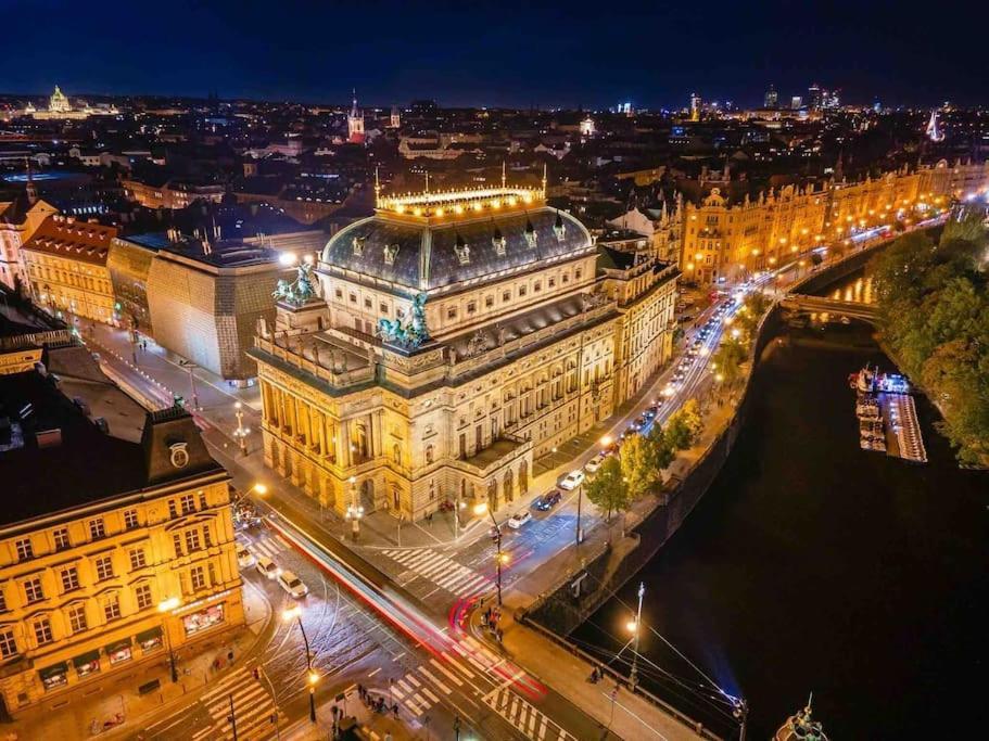 Fabulous River View Studio In The Heart Of Apartment Prag